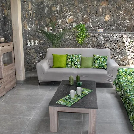 Villa Dedalisa By Holidayngo *