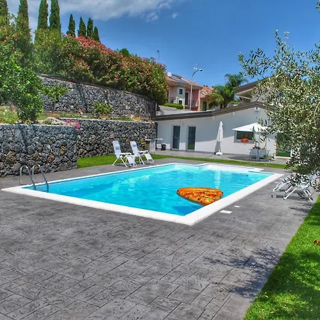Villa Dedalisa By Holidayngo *