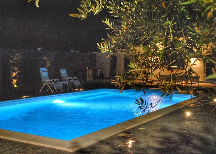 Villa Dedalisa By Holidayngo